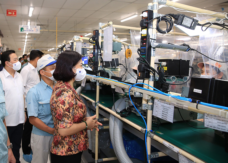 Mỗi cán bộ, công nhân tại các khu công nghiệp là một chiến sĩ phòng, chống dịch